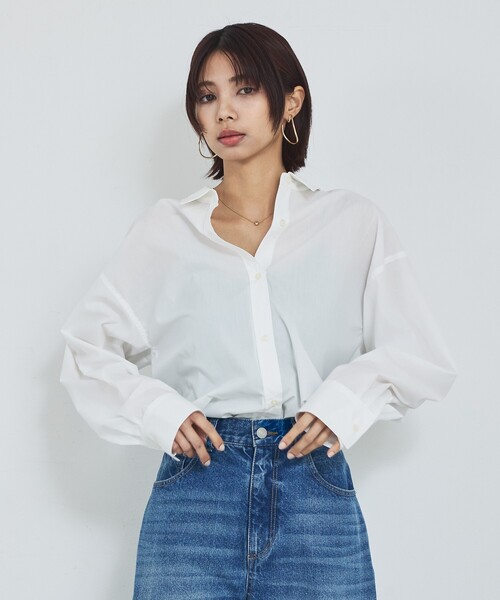 abahouse mavie（アバハウスマヴィ）の「【定番】スタンダードシャツ/春服/羽織り/レイヤード/着回し（シャツ/ブラウス・レディース・ブルー/ホワイト/サックスブルー・フリー）」の7枚目の写真