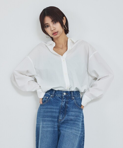 abahouse mavie（アバハウスマヴィ）の「【定番】スタンダードシャツ/春服/羽織り/レイヤード/着回し（シャツ/ブラウス・レディース・ブルー/ホワイト/サックスブルー・フリー）」の8枚目の写真