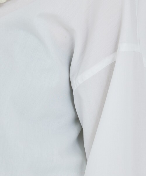 abahouse mavie（アバハウスマヴィ）の「【定番】スタンダードシャツ/春服/羽織り/レイヤード/着回し（シャツ/ブラウス・レディース・ブルー/ホワイト/サックスブルー・フリー）」の10枚目の写真