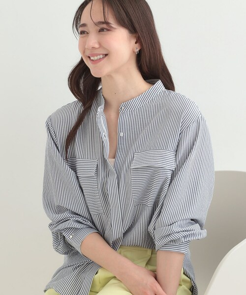 SHOO・LA・RUE（シューラルー）の「【イージーケア/S-LL/UV】きれいめにもラフにも　ダブルフラップポケットバンドカラーシャツ（シャツ/ブラウス・レディース・ブラウン系その他/ベビーピンク/ライトベージュ/ネイビー系2・04/03/02/01）」の3枚目の写真