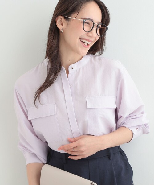 SHOO・LA・RUE（シューラルー）の「【イージーケア/S-LL/UV】きれいめにもラフにも　ダブルフラップポケットバンドカラーシャツ（シャツ/ブラウス・レディース・ブラウン系その他/ベビーピンク/ライトベージュ/ネイビー系2・04/03/02/01）」の4枚目の写真