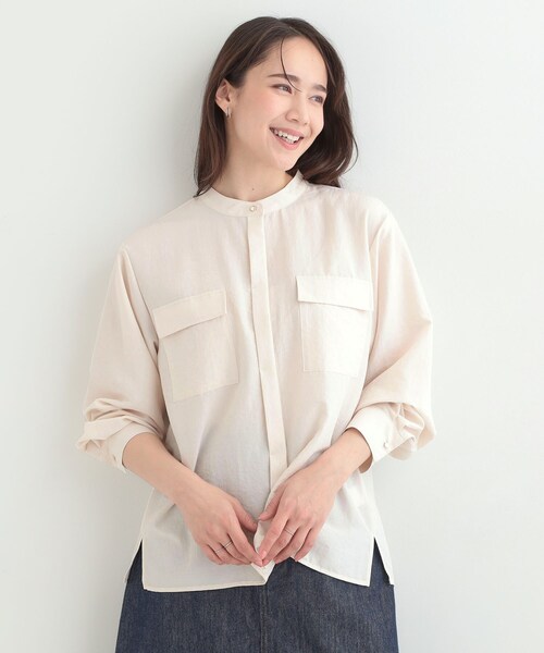 SHOO・LA・RUE（シューラルー）の「【イージーケア/S-LL/UV】きれいめにもラフにも　ダブルフラップポケットバンドカラーシャツ（シャツ/ブラウス・レディース・ブラウン系その他/ベビーピンク/ライトベージュ/ネイビー系2・04/03/02/01）」の10枚目の写真