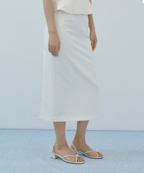 LUCIR ZU(ルシールズ)の「Lace Waist H-Line Skirt (ivory)(スカート・レディース・その他・SMALL/MEDIUM)」の2枚目の写真