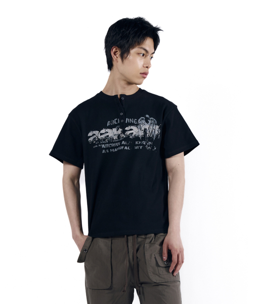 AAKAM(アーカム)の「Crack Henry Neck Half Top (Black)(Tシャツ/カットソー・レディース・その他・1/2)」の8枚目の写真
