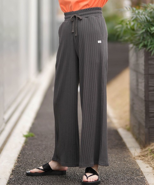 BILLABONG(ビラボン)の「BILLABONG/ビラボン ロングパンツ リブ イージーパンツ JACQUARD RIB LONG PANTS BG013708(その他パンツ・レディース・スミクロ/オフホワイト・M/L)」の2枚目の写真