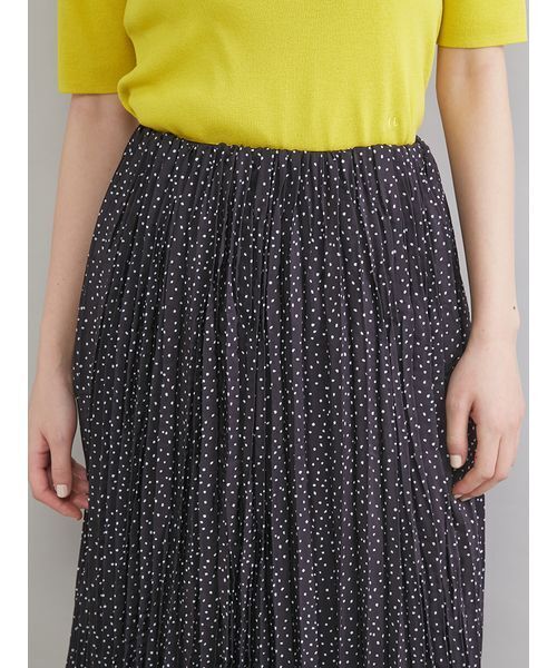 Mila Owen(ミラオーウェン)の「ドットプリントワッシャープリーツスカート(スカート・レディース・アイボリー/ブラック・0/1/00)」の9枚目の写真