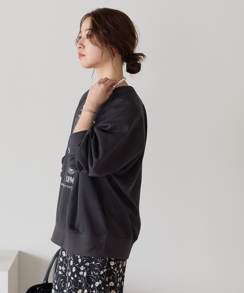 HEART MARKET(ハートマーケット)の「カレッジラグラン裏毛プルオーバー(Tシャツ/カットソー・レディース・チャコール/ブルー/グレー・FREE)」の22枚目の写真