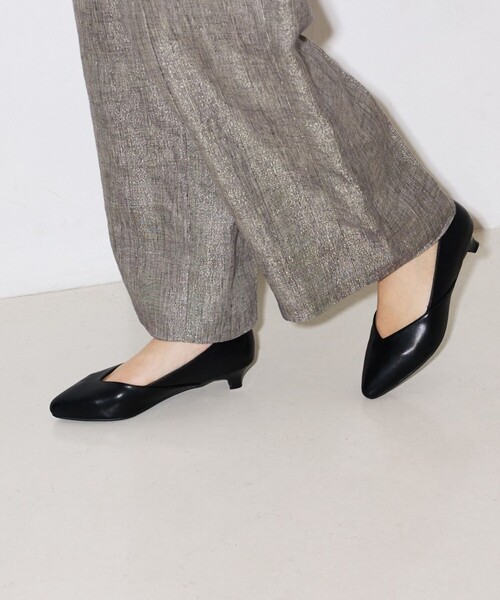 Au BANNISTER（オゥバニスター）の「【販売店舗限定】Vカットパンプス（パンプス・レディース・ブラック/アイボリー/シルバー・38/36/37/39/35）」の20枚目の写真