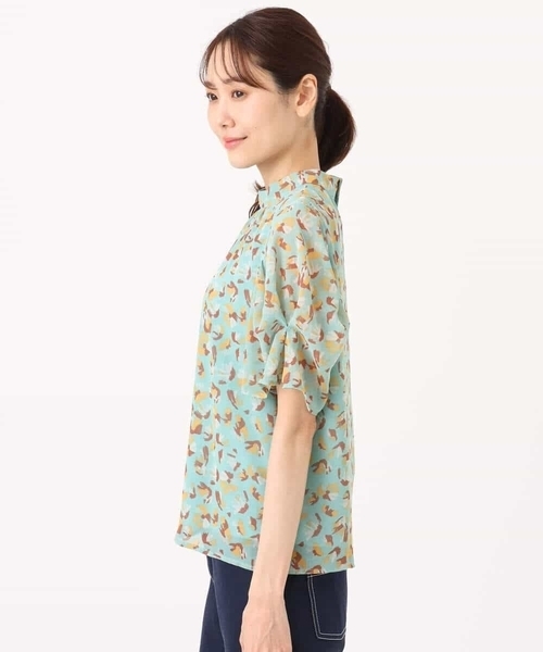 MK MICHEL KLEIN(エムケーミッシェルクラン)の「タックスリーブ花柄シフォンブラウス/洗える(シャツ/ブラウス・レディース・ネイビー/ミント・38)」の6枚目の写真