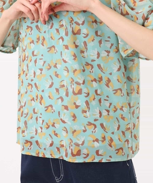 MK MICHEL KLEIN(エムケーミッシェルクラン)の「タックスリーブ花柄シフォンブラウス/洗える(シャツ/ブラウス・レディース・ネイビー/ミント・38)」の11枚目の写真