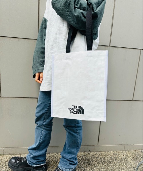THE NORTH FACE(ザノースフェイス)の「THE NORTH FACE / ザノースフェイス / SHOPPER BAG-S(トートバッグ・レディース・ホワイト系その他/ブラック系その他・SMALL)」の1枚目の写真