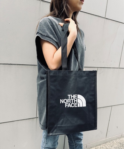 THE NORTH FACE(ザノースフェイス)の「THE NORTH FACE / ザノースフェイス / SHOPPER BAG-S(トートバッグ・レディース・ホワイト系その他/ブラック系その他・SMALL)」の2枚目の写真