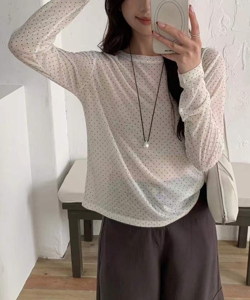 Chiina（チーナ）の「Chiina/ロングスリーブシアートップス（Tシャツ/カットソー・レディース・C/D/A/B・FREE）」の3枚目の写真