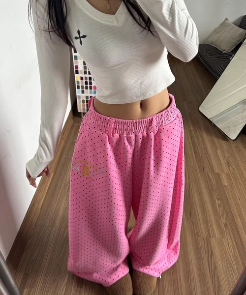 AsheKsha(アシクシャ)の「水玉柄のワイドパンツ(スウェットパンツ・レディース・ピンク・M)」の21枚目の写真