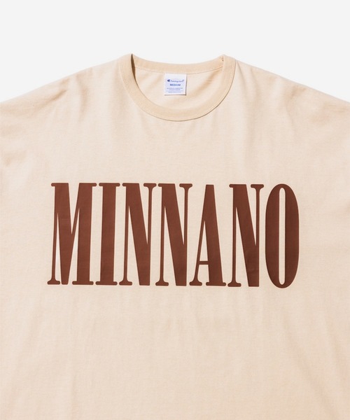 Champion(チャンピオン)の「【別注】Champion by MIN-NANO / ロゴ Tシャツ(Tシャツ/カットソー・メンズ・ベージュ/ネイビー/ホワイト・SMALL/MEDIUM/XX-LARGE/X-LARGE/LARGE/XXX-LARGE)」の5枚目の写真