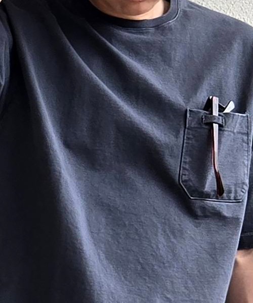 TROVE（トローヴ）の「TROVE / ORGANIC COTTON POCKET T-SHIRT（Tシャツ/カットソー・メンズ・スミクロ/ネイビー・1/3）」の10枚目の写真