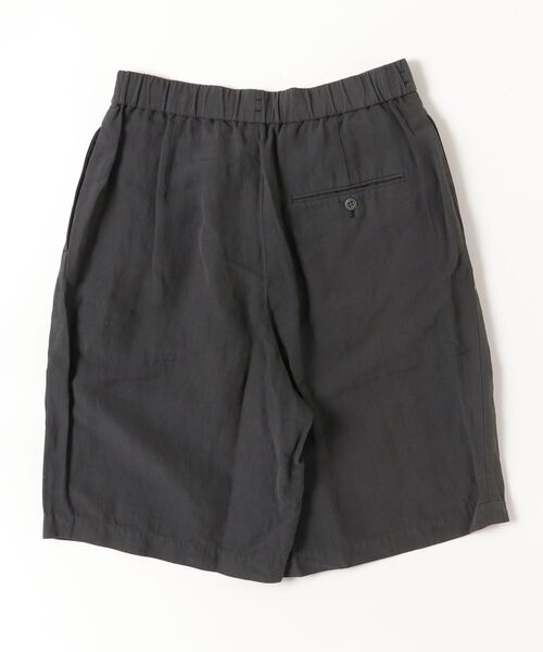 ATON(エイトン)の「【ATON】COTTON LINEN VOILE TWO TUCKED EASY SHORTS(その他パンツ・メンズ・ダークグリーン/ブラック・6/4)」の3枚目の写真