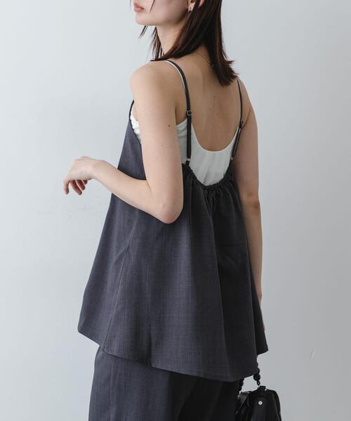 SENSE OF PLACE by URBAN RESEARCH(センスオブプレイスバイアーバンリサーチ)の「フレアキャミドッキングオールインワン(その他パンツ・レディース・ベージュ/チャコールグレー・MEDIUM/SMALL)」の3枚目の写真