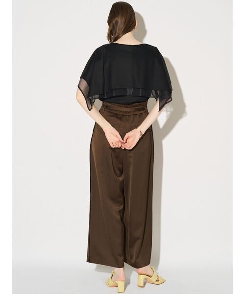 ELENDEEK(エレンディーク)の「CAPE LAYERD CS(Tシャツ/カットソー・レディース・グレー/オフホワイト/ブラック・FREE)」の17枚目の写真
