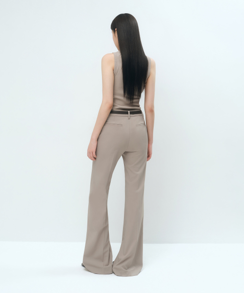 MUSINSA STANDARD WOMAN（ムシンサスタンダードウーマン）の「[クールタンダード] ウィメンズ ローライズ フレア スラックス [ライトベージュ]（スラックス・レディース・その他・24/25/26/27/28/29/30/31/32/34）」の3枚目の写真