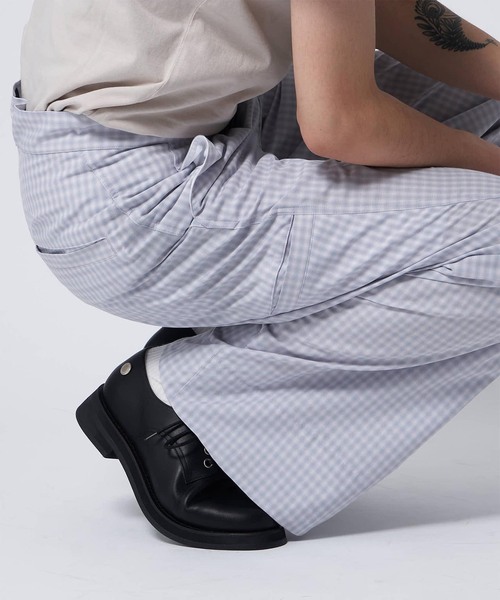 YUKI HASHIMOTO(ユウキハシモト)の「YUKI HASHIMOTO / ユウキハシモト 別注 TWISTED WORKPANTS(スラックス・メンズ・グリーン/ピンク・46/44)」の2枚目の写真