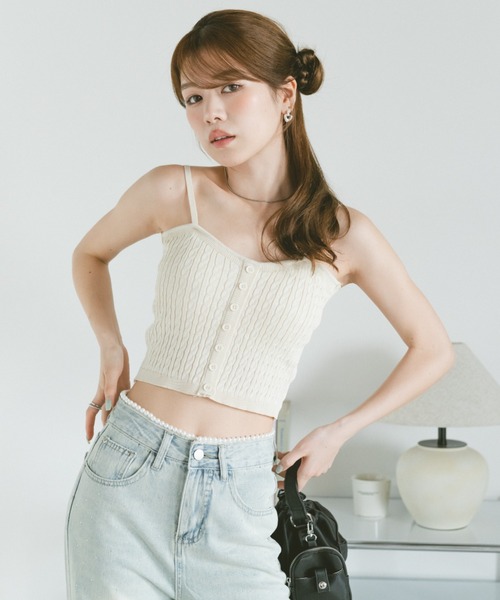 VANNIE U(ヴァニーユー)の「カップ付ケーブルニットキャミソール(キャミソール・レディース・ライトブルー/ピンク/アイボリー・FREE)」の10枚目の写真