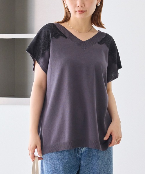 LAVEANGE（ラビアンジェ）の「配色レースVネックサマーニット｜大人フェミニン/上品レース配色/華奢見え/半袖ニット/体系カバー（ニット/セーター・レディース・ブラウン/チャコールグレー・F/3L/4L）」の6枚目の写真
