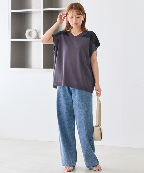 LAVEANGE（ラビアンジェ）の「配色レースVネックサマーニット｜大人フェミニン/上品レース配色/華奢見え/半袖ニット/体系カバー（ニット/セーター・レディース・ブラウン/チャコールグレー・F/3L/4L）」の11枚目の写真