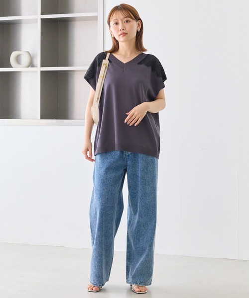 LAVEANGE（ラビアンジェ）の「配色レースVネックサマーニット｜大人フェミニン/上品レース配色/華奢見え/半袖ニット/体系カバー（ニット/セーター・レディース・ブラウン/チャコールグレー・F/3L/4L）」の12枚目の写真