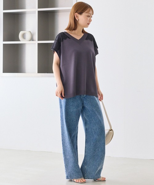 LAVEANGE（ラビアンジェ）の「配色レースVネックサマーニット｜大人フェミニン/上品レース配色/華奢見え/半袖ニット/体系カバー（ニット/セーター・レディース・ブラウン/チャコールグレー・F/3L/4L）」の13枚目の写真