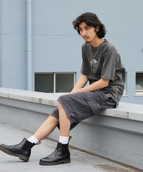 Guess（ゲス）の「【Stray Kids / ストレイキッズ Hyunjin / ヒョンジン 着用】GUESS/ゲス UNI S/SLV TEE SHIRT グラフィックデザイン Tシャツ 半袖 メンズ レディース ユニセックス 2026年 夏 夏服（Tシャツ/カットソー・メンズ・チャコールグレー・L/M）」の13枚目の写真