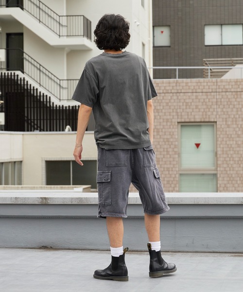 Guess（ゲス）の「【Stray Kids / ストレイキッズ Hyunjin / ヒョンジン 着用】GUESS/ゲス UNI S/SLV TEE SHIRT グラフィックデザイン Tシャツ 半袖 メンズ レディース ユニセックス 2026年 夏 夏服（Tシャツ/カットソー・メンズ・チャコールグレー・L/M）」の12枚目の写真