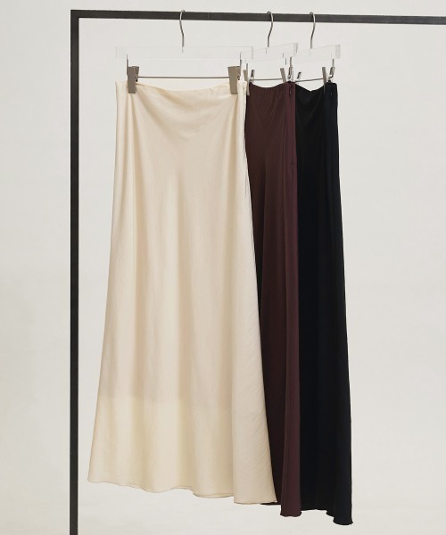 TODAYFUL（トゥデイフル）の「TODAYFUL Washer Pencil Skirt（スカート・レディース・ブラック/オフホワイト/エンジ・36/38）」の8枚目の写真