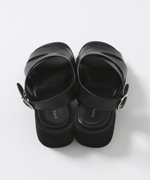 Firsthand(ファーストハンド)の「Firsthand/ファーストハンド ワイドクロスサンダル(サンダル・レディース・ブラック・SMALL/LARGE/MEDIUM)」の10枚目の写真