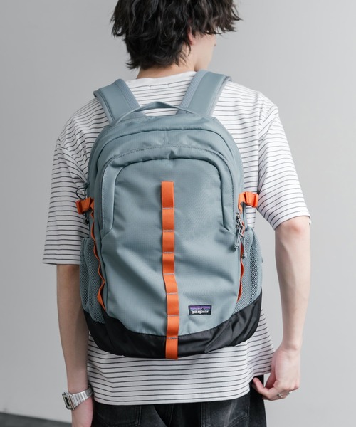 patagonia(パタゴニア)の「Patagonia パタゴニア REFUGIO DAY PACK 26L A4収納可能大容量リュック/バックパック(バックパック/リュック・メンズ・チャコール/ブラック/ブルー・FREE)」の3枚目の写真