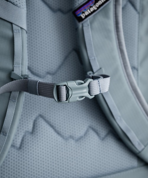patagonia(パタゴニア)の「Patagonia パタゴニア REFUGIO DAY PACK 26L A4収納可能大容量リュック/バックパック(バックパック/リュック・メンズ・チャコール/ブラック/ブルー・FREE)」の19枚目の写真