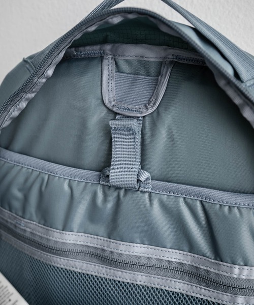 patagonia(パタゴニア)の「Patagonia パタゴニア REFUGIO DAY PACK 26L A4収納可能大容量リュック/バックパック(バックパック/リュック・メンズ・チャコール/ブラック/ブルー・FREE)」の10枚目の写真