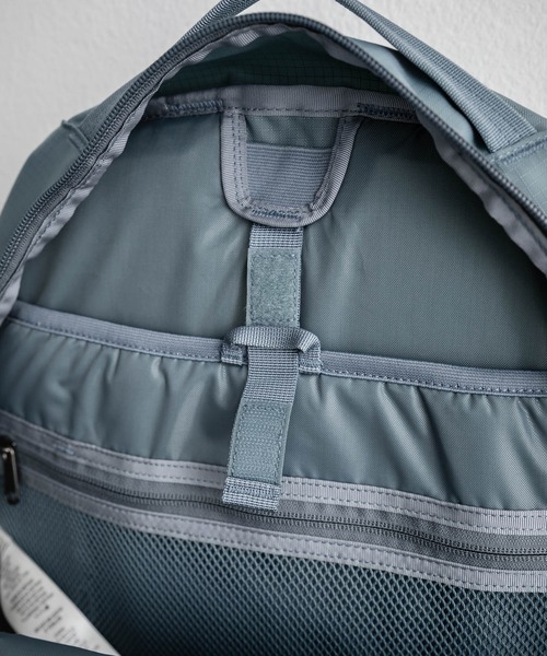 patagonia(パタゴニア)の「Patagonia パタゴニア REFUGIO DAY PACK 26L A4収納可能大容量リュック/バックパック(バックパック/リュック・メンズ・チャコール/ブラック/ブルー・FREE)」の11枚目の写真