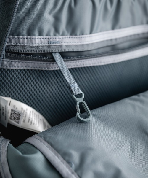 patagonia(パタゴニア)の「Patagonia パタゴニア REFUGIO DAY PACK 26L A4収納可能大容量リュック/バックパック(バックパック/リュック・メンズ・チャコール/ブラック/ブルー・FREE)」の13枚目の写真