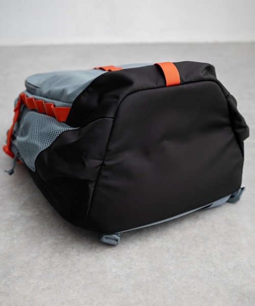 patagonia(パタゴニア)の「Patagonia パタゴニア REFUGIO DAY PACK 26L A4収納可能大容量リュック/バックパック(バックパック/リュック・メンズ・チャコール/ブラック/ブルー・FREE)」の5枚目の写真