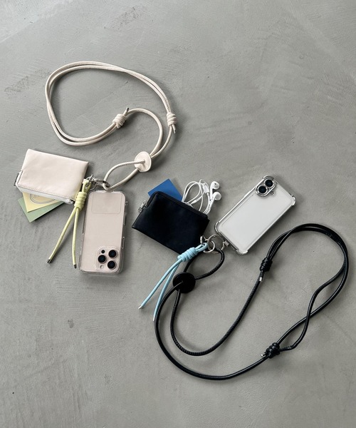 LOWRYS FARM(ローリーズファーム)の「【サイズ調節可能】ケースチャーム付きモバイルストラップ 1044969/GOODS(スマホグッズ・レディース・ブラック/オフホワイト・FREE)」の3枚目の写真