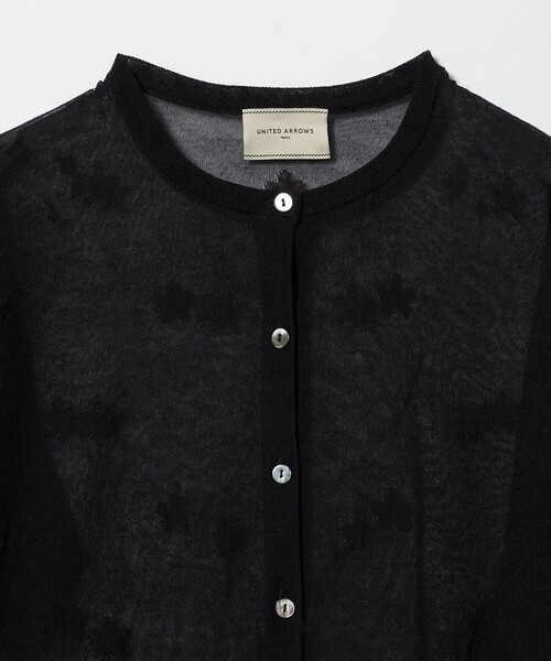 UNITED ARROWS（ユナイテッドアローズ）の「シアー フラワー カーディガン ‐ウォッシャブル‐（カーディガン/ボレロ・レディース・オフホワイト/ブラック・FREE）」の7枚目の写真