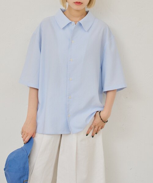 WHIMSIC(ウィムジック)の「【UNISEX】シアサッカーストライプシャツ(シャツ/ブラウス・メンズ・ブルー/グリーン/イエロー・FREE)」の2枚目の写真