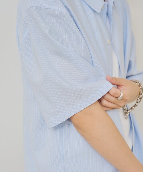 WHIMSIC(ウィムジック)の「【UNISEX】シアサッカーストライプシャツ(シャツ/ブラウス・メンズ・ブルー/グリーン/イエロー・FREE)」の8枚目の写真