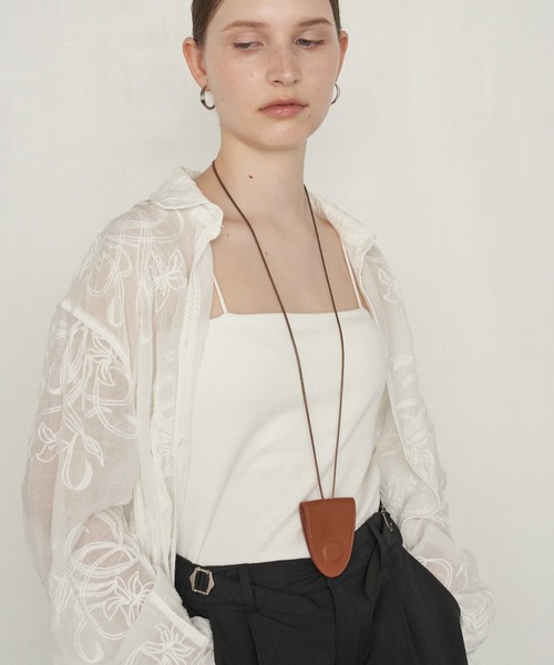 uchi.（ウチ）の「フラワーモチーフ刺繍シアーシャツ（シャツ/ブラウス・レディース・ホワイト/アイボリー・FREE）」の21枚目の写真