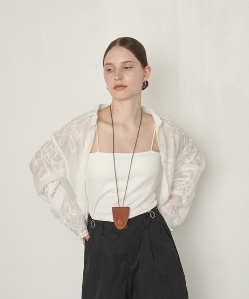 uchi.（ウチ）の「フラワーモチーフ刺繍シアーシャツ（シャツ/ブラウス・レディース・ホワイト/アイボリー・FREE）」の19枚目の写真