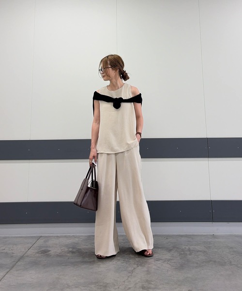 ISOOK(アイスー)の「ノースリーブリラックスセットアップ(chiica select) / 2点セット セットアイテム 夏 ブラウス イージーパンツ ウエストゴム ワッシャー しわ加工(セットアップ・レディース・ブラック/アイボリー/ベージュ・FREE)」の14枚目の写真