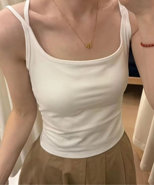 AVYL(アヴィル)の「カップ付きバッククロスキャミソール/カップ付きダブルストラップキャミ(キャミソール・レディース・ブラック/ホワイト/グレー・M)」の5枚目の写真