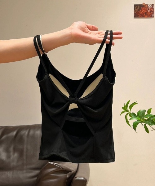 AVYL(アヴィル)の「カップ付きバッククロスキャミソール/カップ付きダブルストラップキャミ(キャミソール・レディース・ブラック/ホワイト/グレー・M)」の9枚目の写真