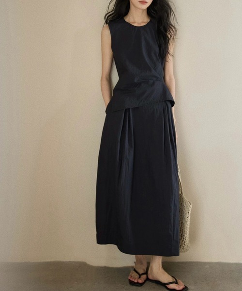 AMAJI（アマジ）の「ノースリーブトップス × バルーンスカート セットアップ（セットアップ・レディース・ネイビー/ホワイト・SMALL/MEDIUM/LARGE/X-LARGE）」の3枚目の写真